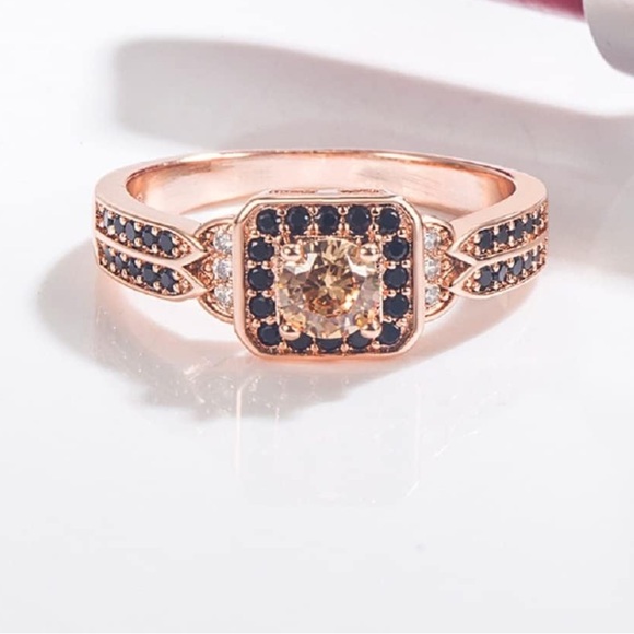 14k Champagne Black and Vanilla Diamonds Ring - Picture 2 of 5